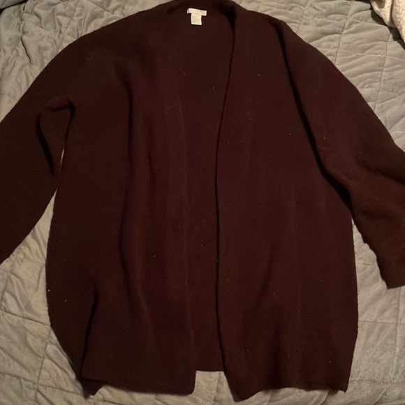 Selling because it is too small for me! Brand is H&M, size Medium! - Picture 1 of 3